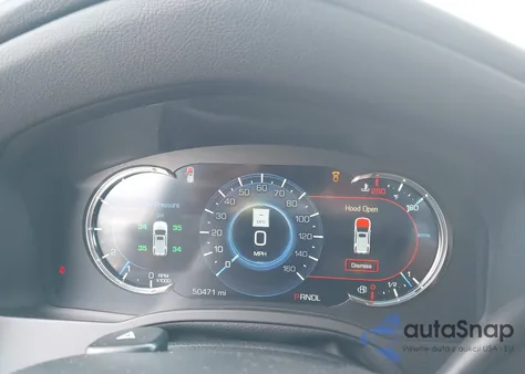 2018 Cadillac Escalade Premium Luxury z USA, uszkodzony, nr VIN 1GYS3CKJ5JR394531